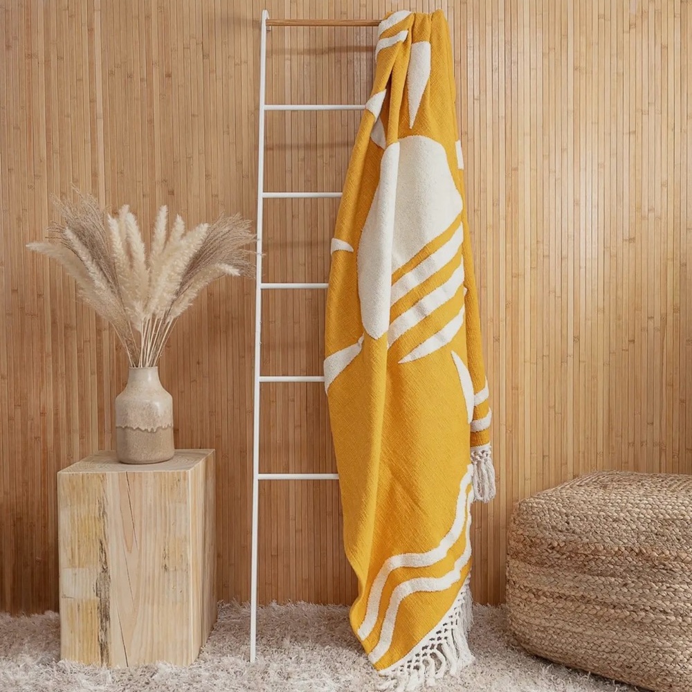 Peachy Parrot Yellow and White Throw Towel ☀️ NWT